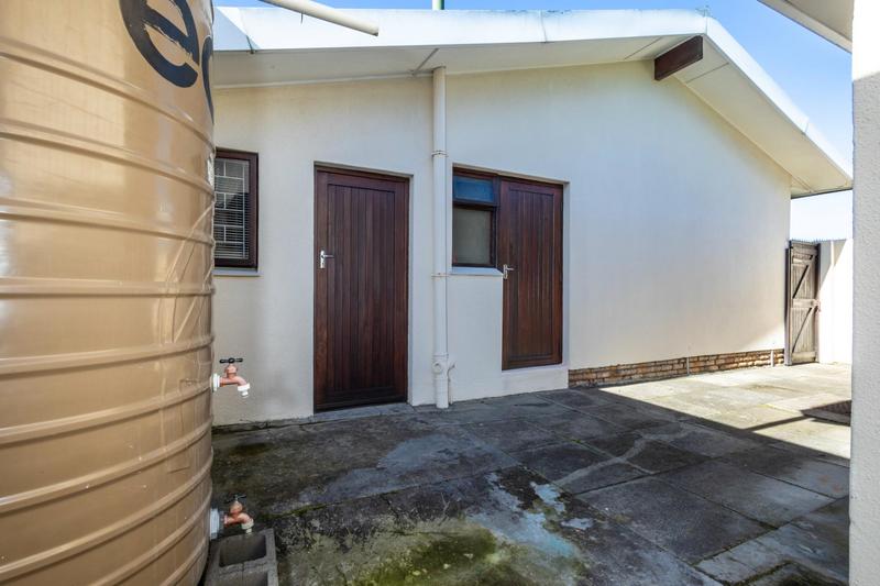 5 Bedroom Property for Sale in De La Haye Western Cape